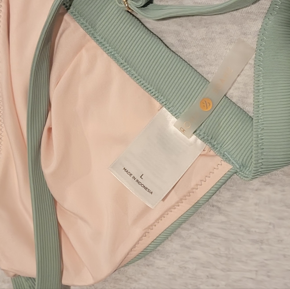 Light Green Ribbed Bikini Top - Picture 3 of 5
